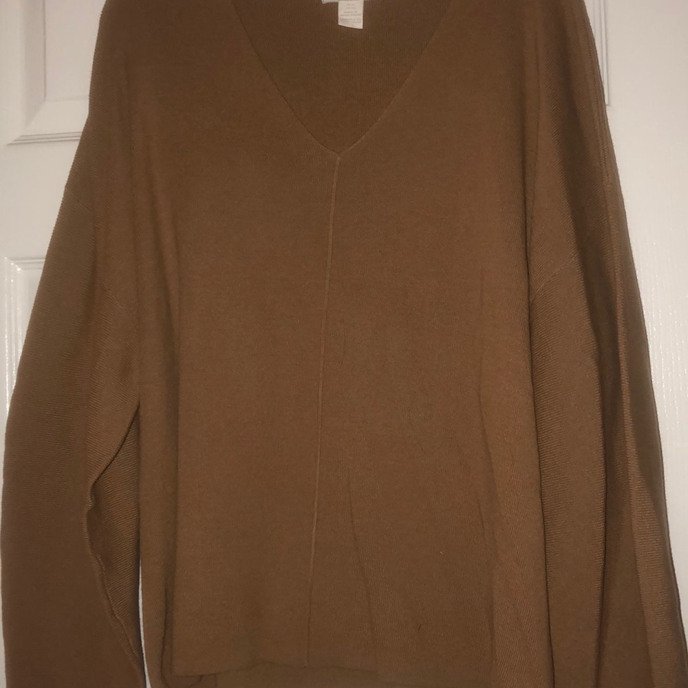 Dark caramel flowy V-neck knit sweater